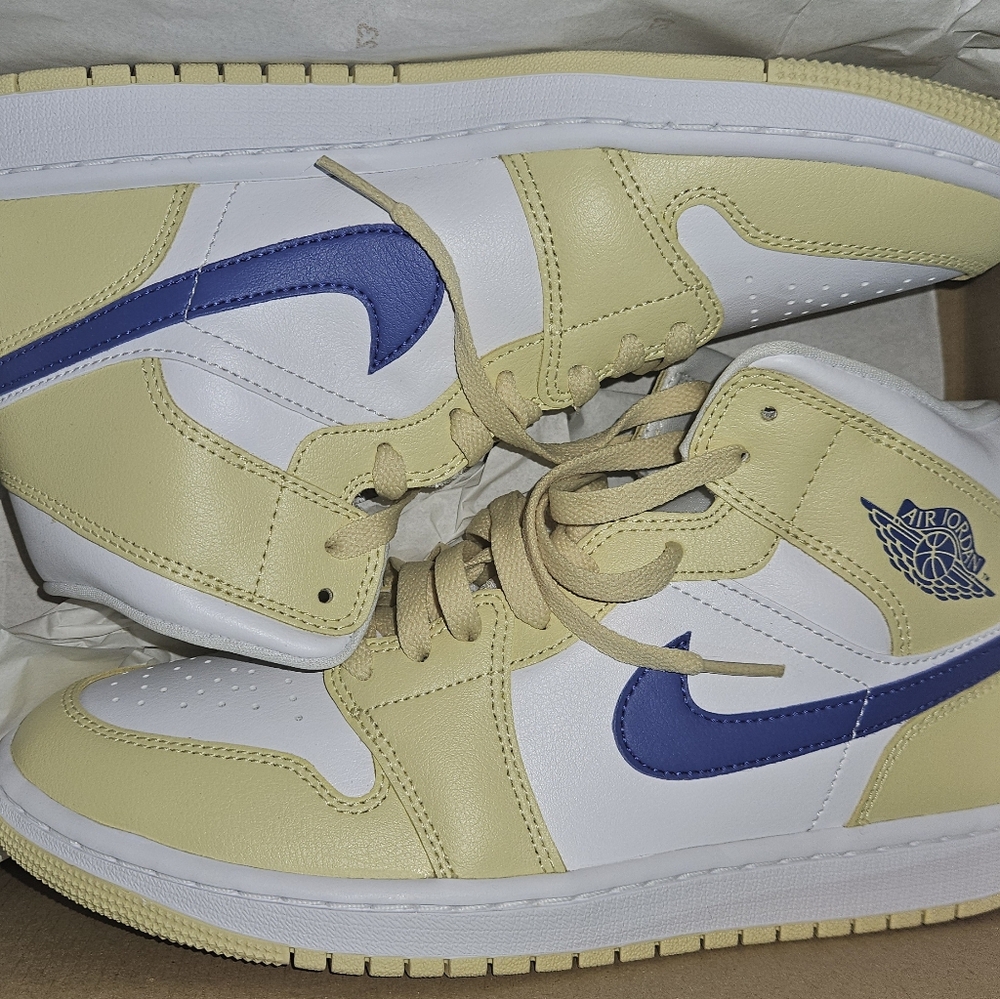 Nike Air Jordan 1 Mid in Lemon, Lapis and White - Picture 6 of 7